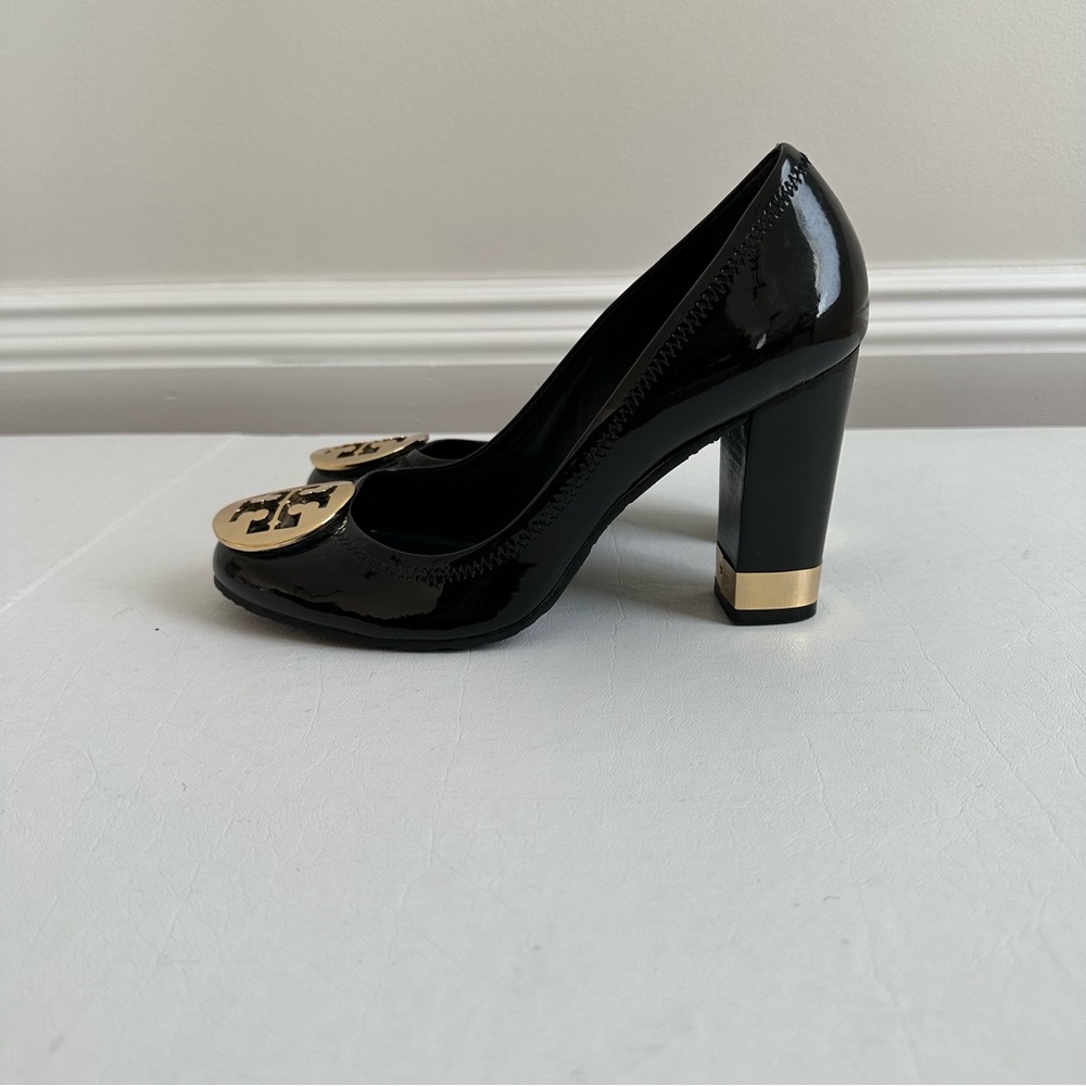 Tory Burch Black Patent Heels with Gold Detail - Picture 15 of 16